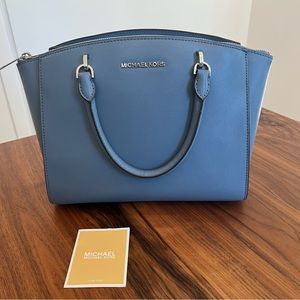 Michael Kors hand bag